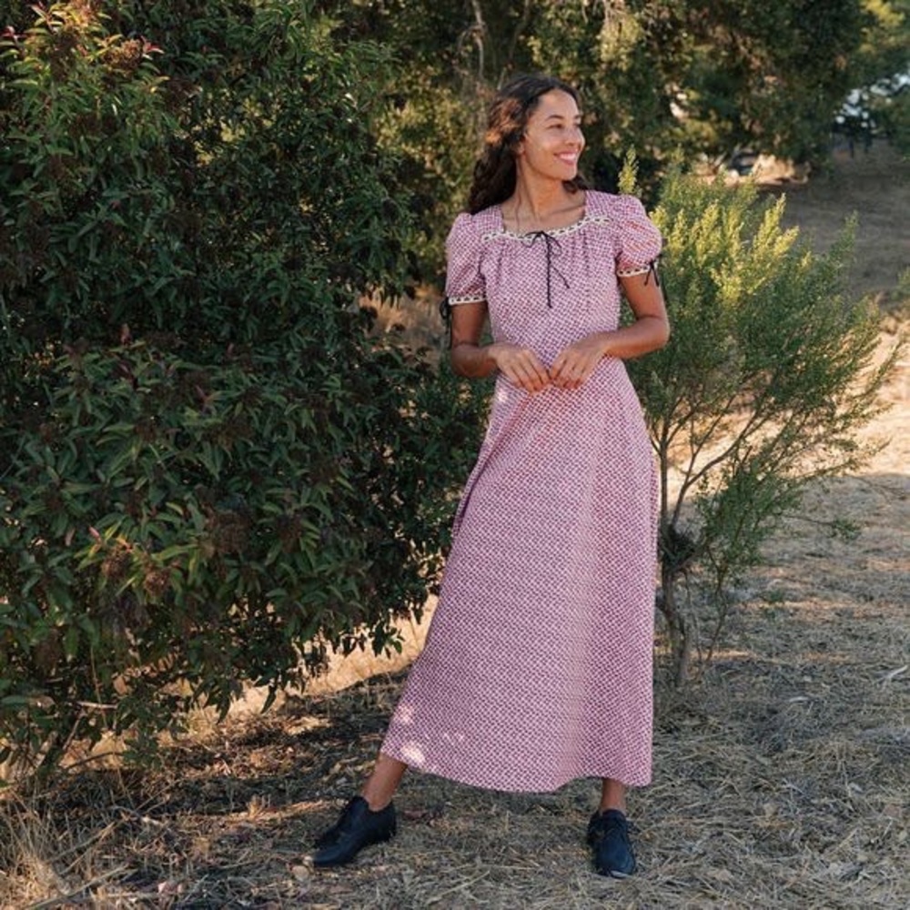 SOLD Christy Dawn Dolly dress in Thulian Anemone Fields M